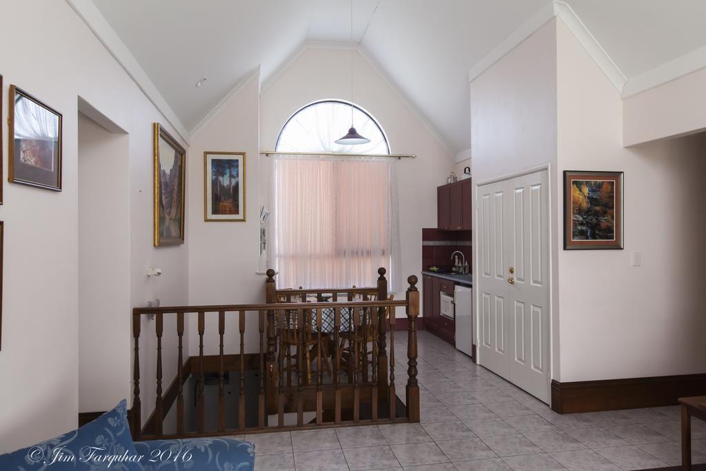 Aarn House B&B Airport Accommodation Perth Exterior photo